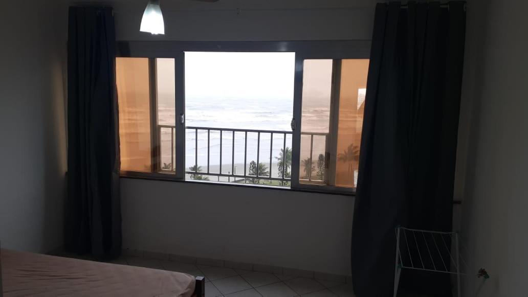 Apartamento frente a praia Peruíbe Exterior foto